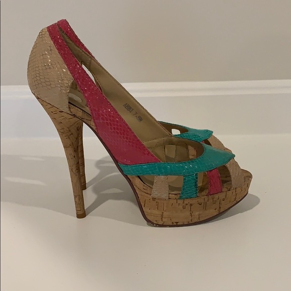 Bakers Peep Toe Pumps - Picture 8 of 16